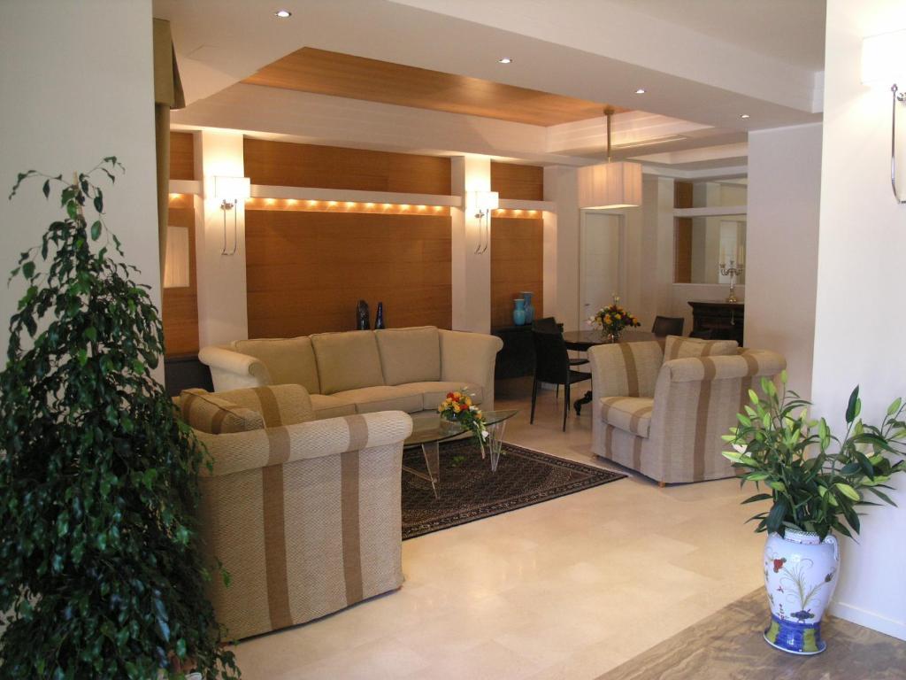 Aparthotel England Riccione Exteriör bild