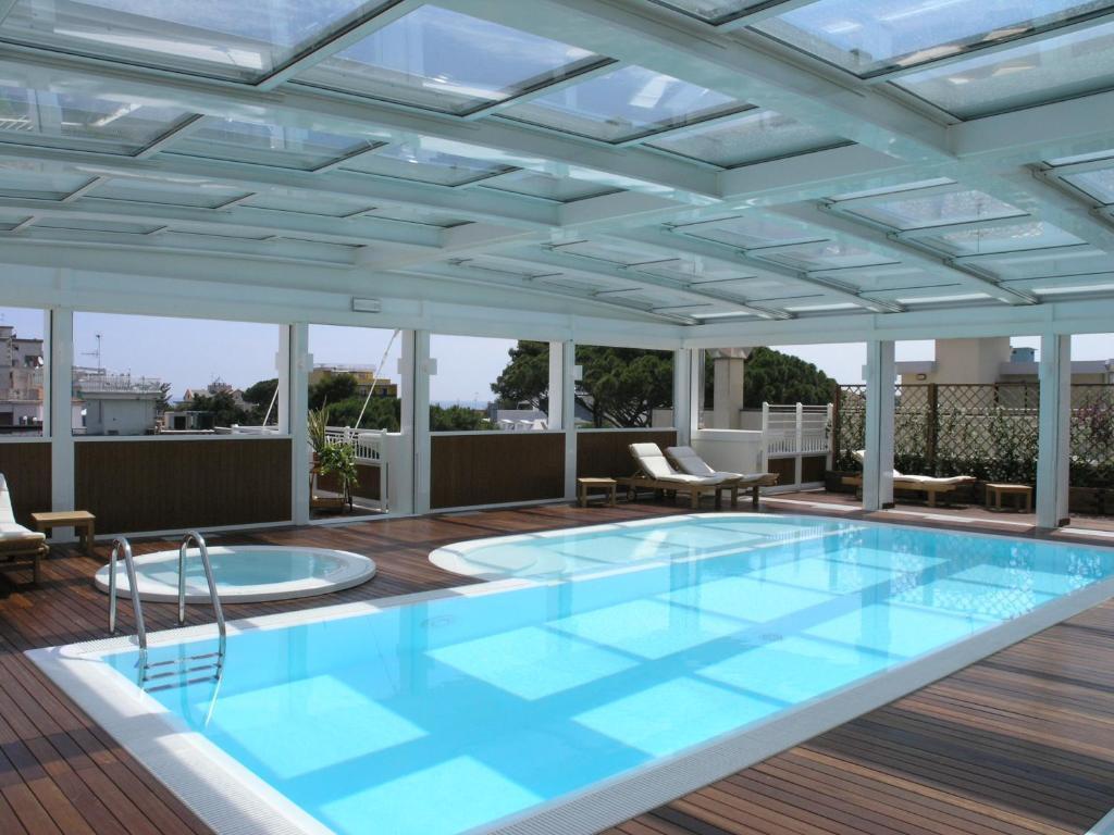 Aparthotel England Riccione Exteriör bild