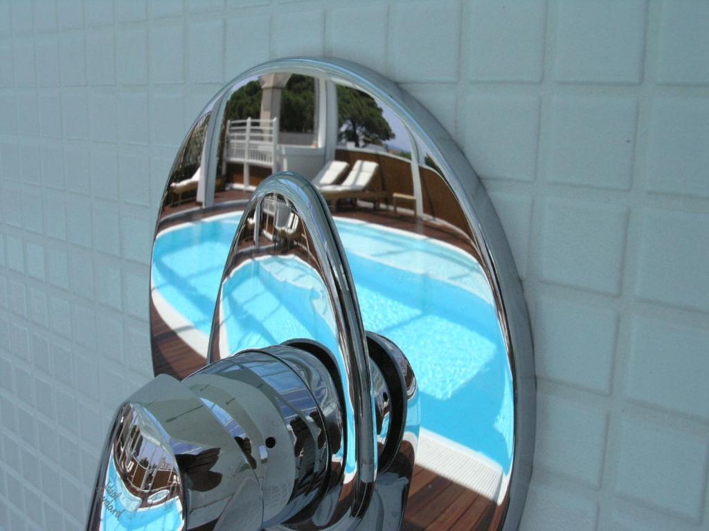 Aparthotel England Riccione Exteriör bild